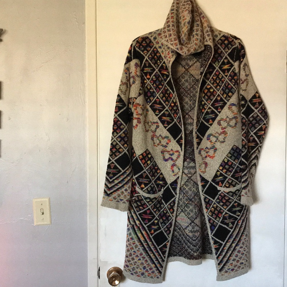 Beautiful knit cardigan with hood